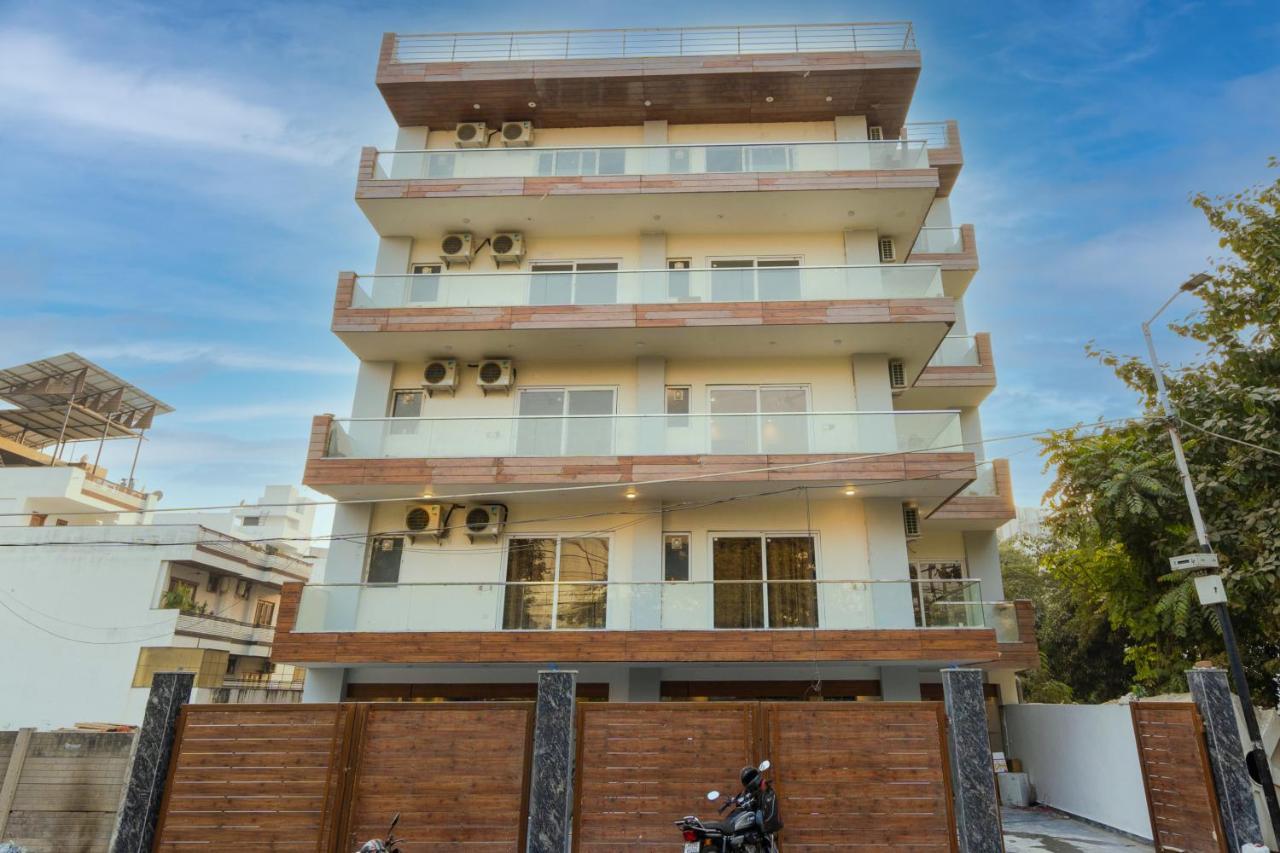 Octave Nirvana Suites Gurgaon Exterior photo